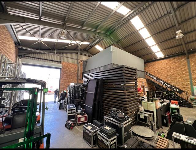 410M² WAREHOUSE TO LET IN STRIJDOMPARK